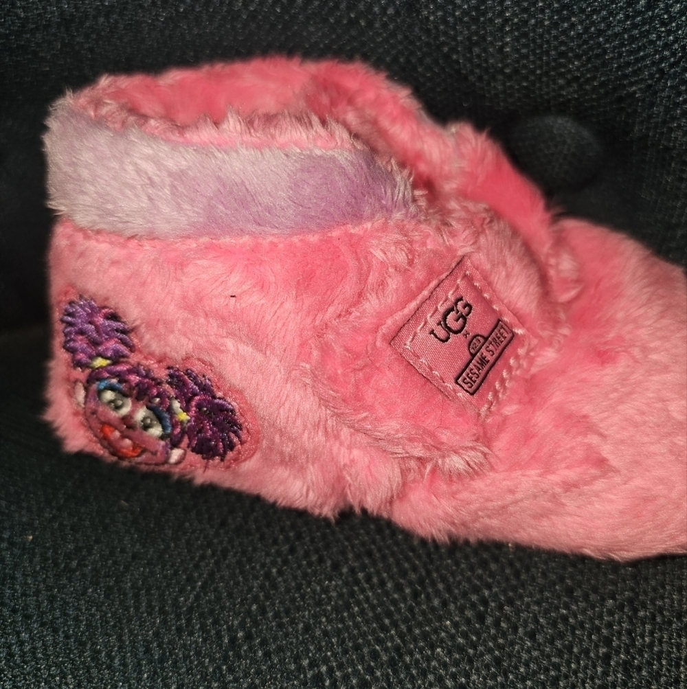 UGG Pink Moccasins Cozy Comfort - Picture 4 of 11